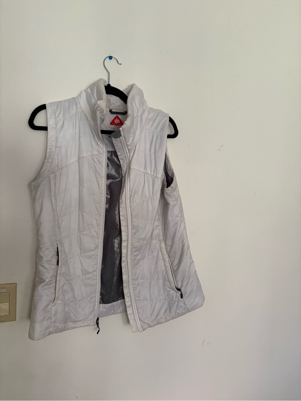 Columbia White Quilted Sleeveless Vest